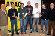 Der wiedergew�hlte Vorsitzende Rolf Lehmann (l.) und sein Stellvertreter Hans Schmidt (r.) ehrten Christian Schulz (3.v.l.) als Clubmeister. Auf Platz 2 landete Daniel Clever (M.). Dritter wurde Franz M�sker (2.v.l.). Einen Pokal gab es auch f�r Steffen B�nker (3.v.r.) und Norman Geisler, die zusammen mit dem nicht anwesenden Artur Fichtner die Mannschaftswertung f�r den AMC Ibbenb�ren im ADAC-Youngster-Slalom-cup gewonnen hatten. 